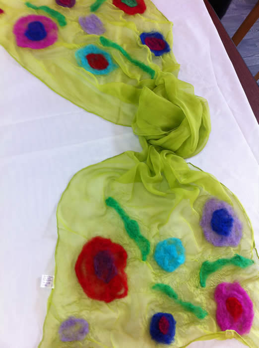 workshop vilten op een sjaal bij expres-zo creatieve workshops op locatie