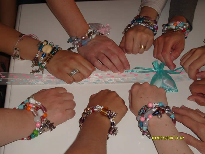 babyshower voedingsarmbandjes maken sieraden workshop bij expres-zo